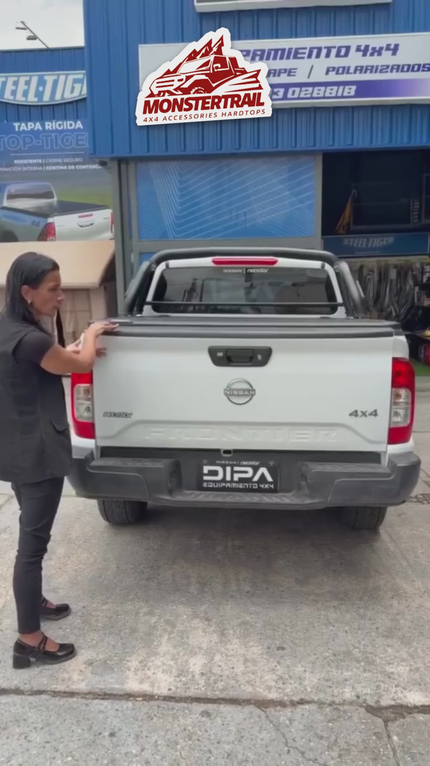 Tapa rígida Top Tiger instalada en Nissan Frontier